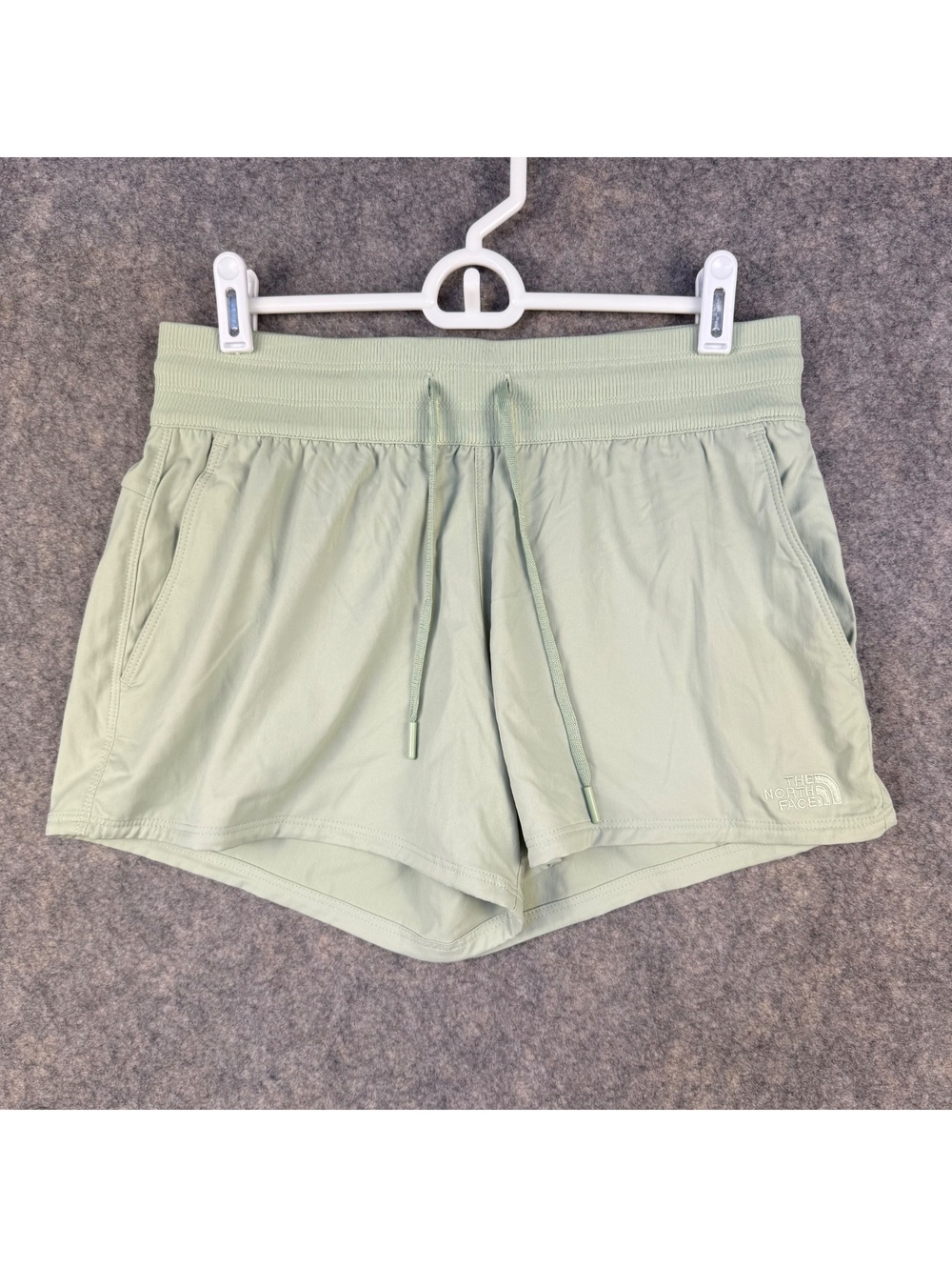 The North Face Aphrodite Shorts Hiking Run Misty Sage Women Medium 4” NWT 380